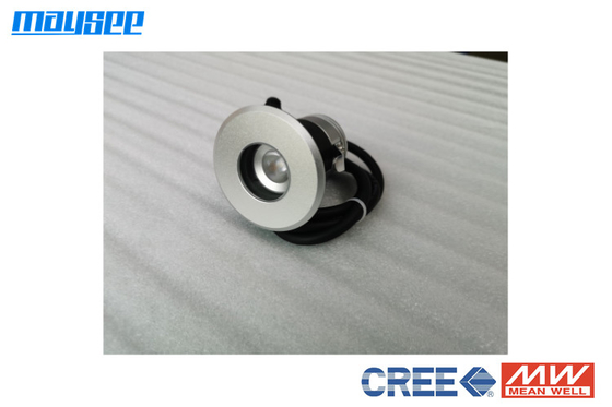 উষ্ণ সাদা 3000k RGB LED ফ্লাড লাইট 100 120 ডিগ্রিতে কাজ করছে