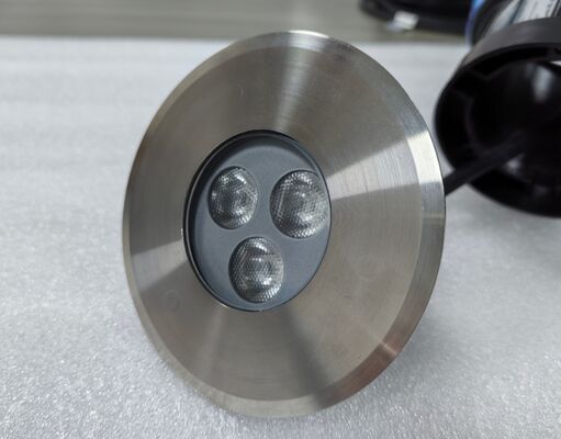 20°C থেকে 45°C তাপমাত্রা পরিসীমা এবং পুল আলোকসজ্জার জন্য ডিজাইন করা 100lmw আলোর দক্ষতা প্রদানকারী ইনসেসিড LED সুইমিং পুল লাইট