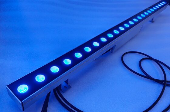 20 ডিগ্রী দ্বারা 60 ডিগ্রী LED ওয়াল ওয়াশার লাইট পাওয়ার অন বন্ধ বা DMX512 কন্ট্রোল মোড এবং রঙ তাপমাত্রা 2700K থেকে 6500K থেকে সামঞ্জস্যযোগ্য দিয়ে সজ্জিত