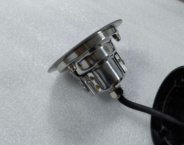 316L স্টেইনলেস স্টীল LED সুইমিং পুল লাইট 98mm ব্যাসার্ধ এবং Beam কোণে 88mm গভীরতা সঙ্গে 15 30 45 60 ডিগ্রী পানির নিচে আলো সমাধান প্রদান