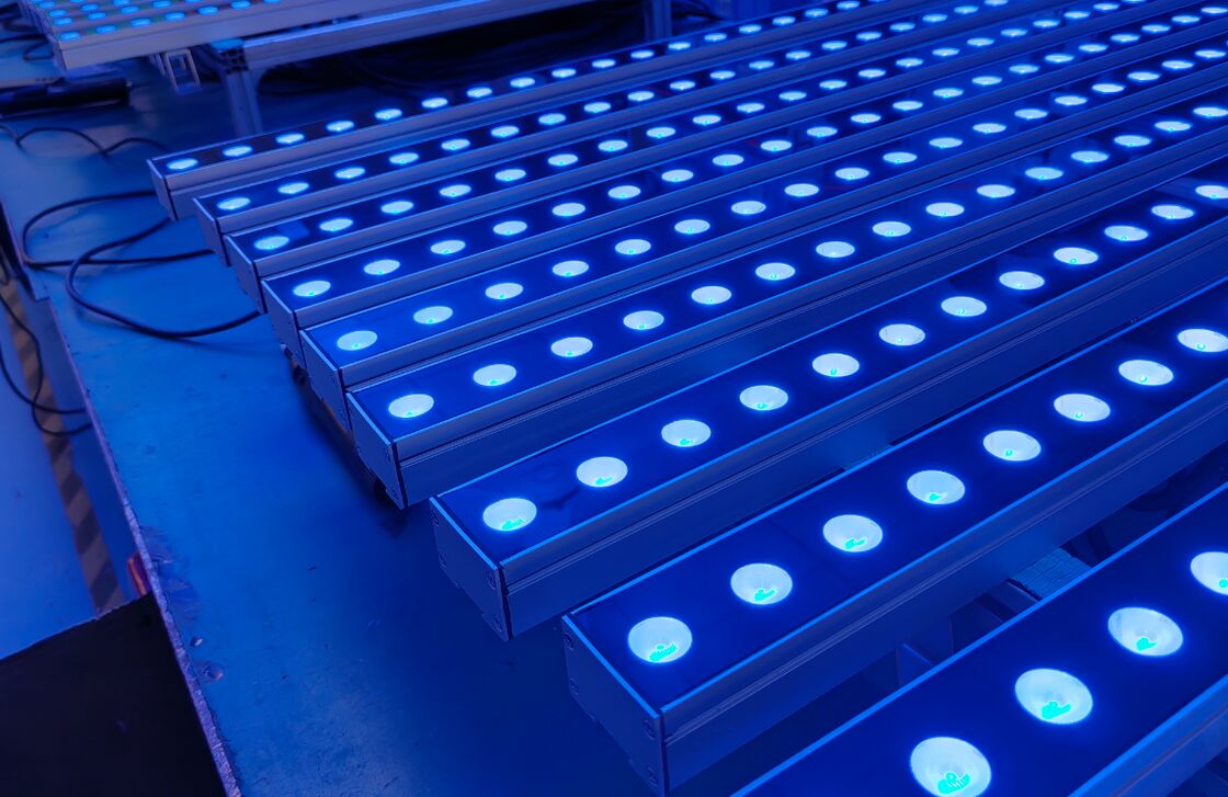 18-48W এলইডি ওয়াল ওয়াশার লাইট যা পাওয়ার অন/অফ বা DMX512 কন্ট্রোল মোড বৈশিষ্ট্যযুক্ত, -10C থেকে 40C পর্যন্ত অপারেটিং তাপমাত্রার জন্য উপযুক্ত