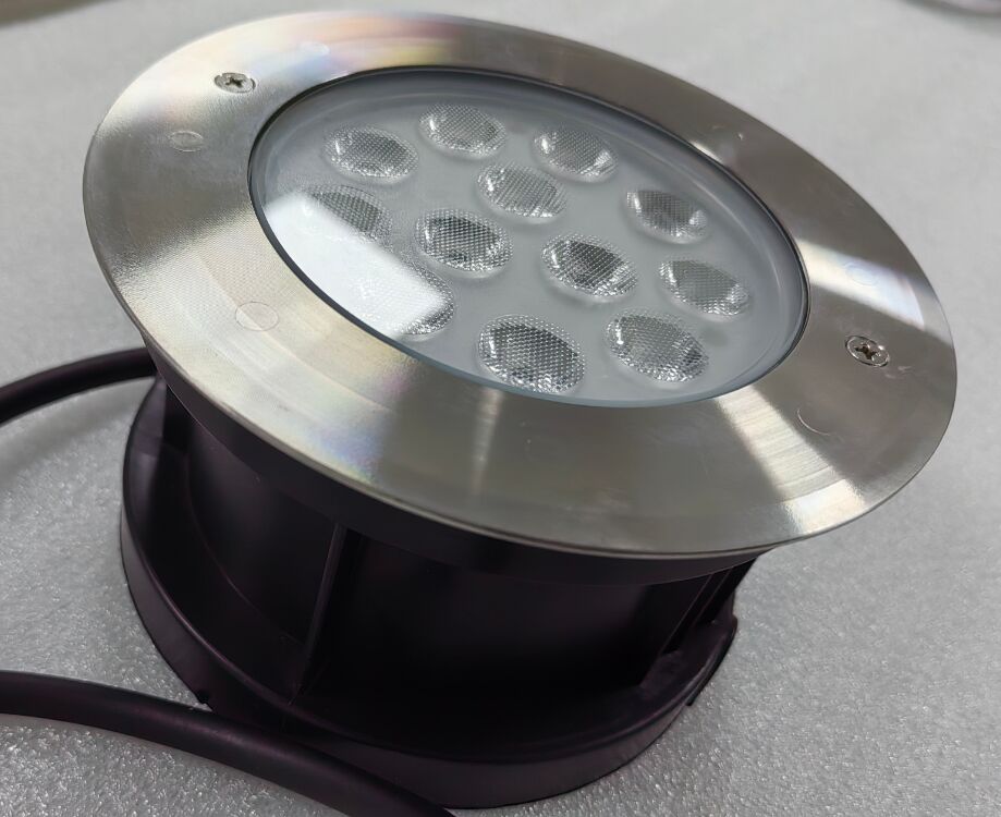 ১০০lmw LED পুল লাইটিং RGB কালার অপশন জলরোধী লাইট ইনডোর এবং আউটডোর সুইমিং পুল উভয় সেটিংসের জন্য উপযুক্ত